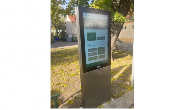 Fotka - Limbach má novú elektronickú úradnú tabuľu